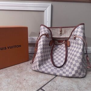 Louis Vuitton White and Brown Checkered Women's Bag